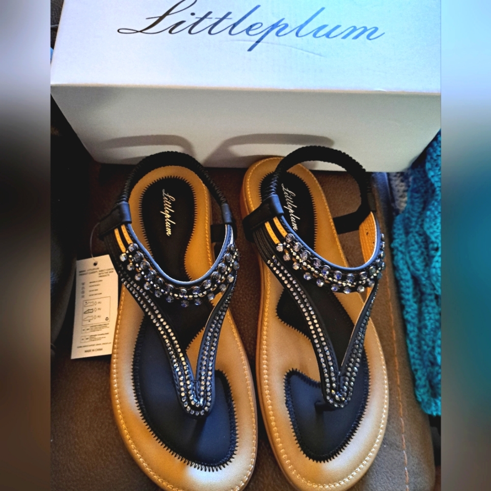LITTLEPLUM SANDALS black beaded ARCH SUPPORT size 8 BRAND NEW comfy rubber sole